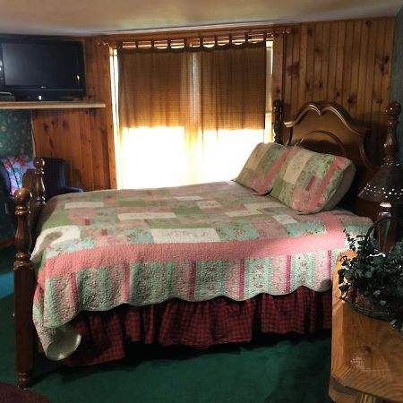 Smokies Bed And Breakfast - Evergreen Cottage Inn Пиджен Фордж Екстериор снимка