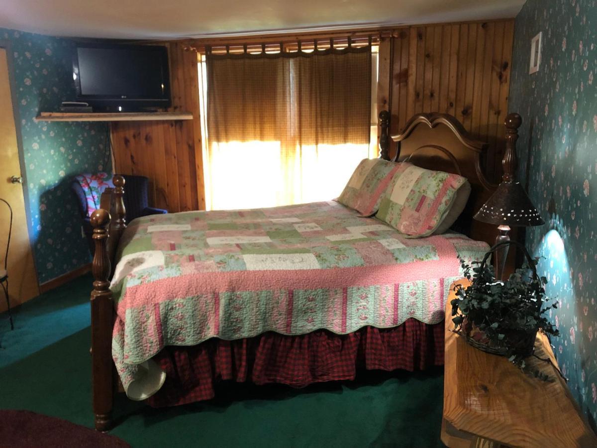 Smokies Bed And Breakfast - Evergreen Cottage Inn Пиджен Фордж Екстериор снимка