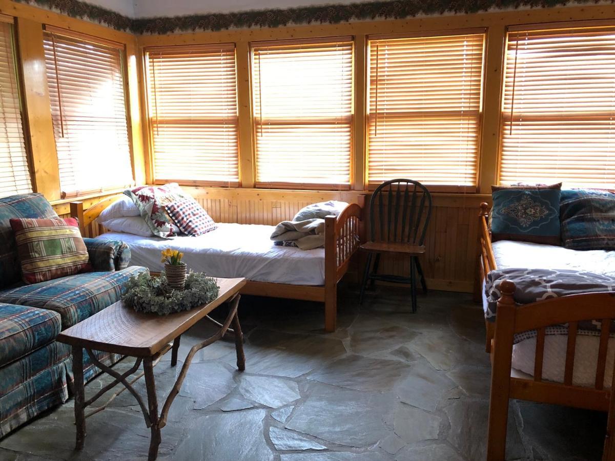 Smokies Bed And Breakfast - Evergreen Cottage Inn Пиджен Фордж Екстериор снимка