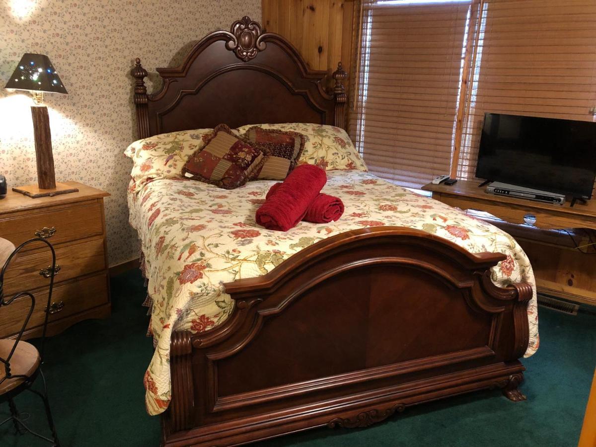 Smokies Bed And Breakfast - Evergreen Cottage Inn Пиджен Фордж Екстериор снимка