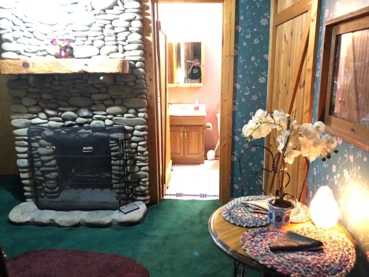 Smokies Bed And Breakfast - Evergreen Cottage Inn Пиджен Фордж Екстериор снимка