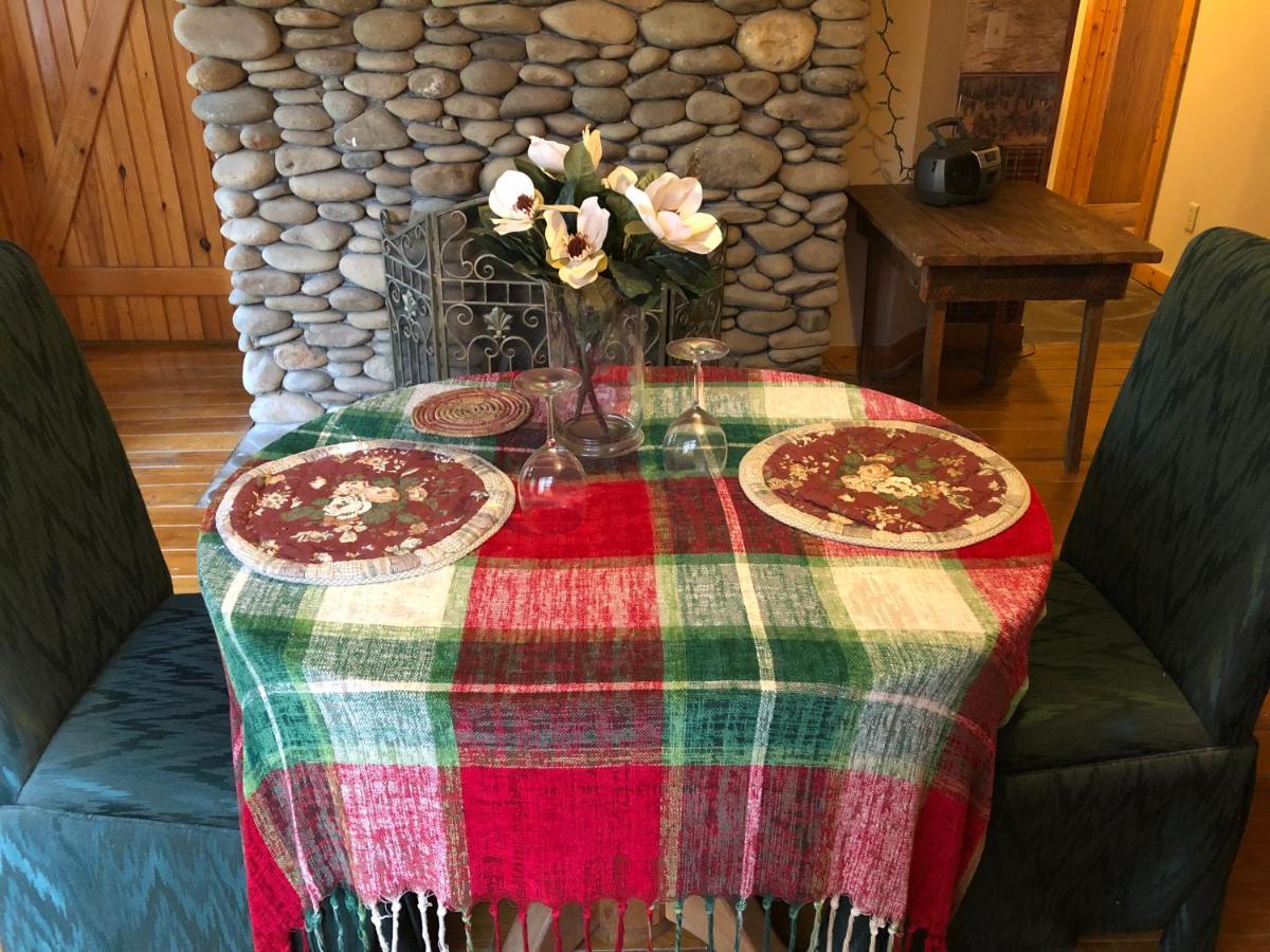 Smokies Bed And Breakfast - Evergreen Cottage Inn Пиджен Фордж Екстериор снимка