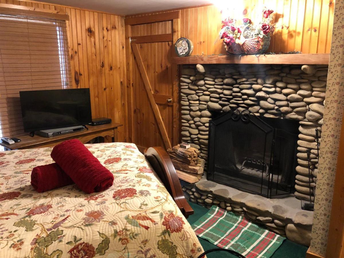Smokies Bed And Breakfast - Evergreen Cottage Inn Пиджен Фордж Екстериор снимка