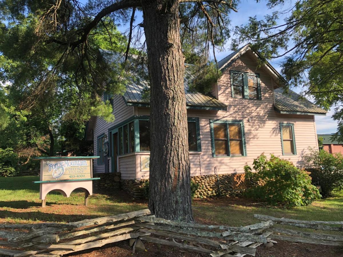 Smokies Bed And Breakfast - Evergreen Cottage Inn Пиджен Фордж Екстериор снимка
