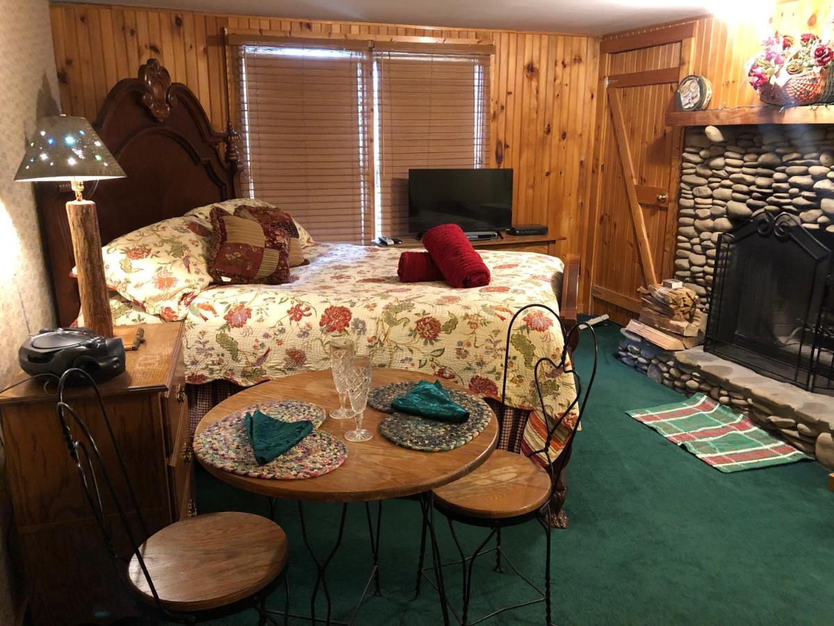 Smokies Bed And Breakfast - Evergreen Cottage Inn Пиджен Фордж Екстериор снимка
